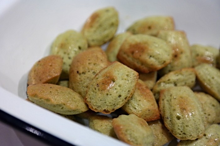 Pandan Madeleines, cakes, Malaysian