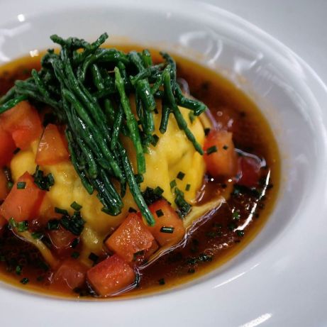 Impressive starter of #crab #ravioli and #samphire @piquetldn _The ravioli is of the right thickness, c